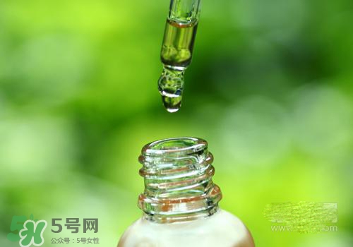眼霜和精華哪個先用？眼霜和精華使用順序