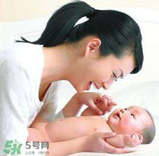 哺乳期可以染頭發(fā)嗎？哺乳期染發(fā)對孩子有危害嗎？