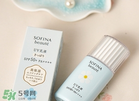 蘇菲娜藍小花和白小花哪個好？sofina蘇菲娜藍小花和白小花對比