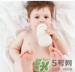 奶酪酸奶能給寶寶補(bǔ)鈣嗎？如何為寶寶選擇奶制品補(bǔ)鈣？