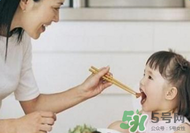 奶酪酸奶能給寶寶補(bǔ)鈣嗎？如何為寶寶選擇奶制品補(bǔ)鈣？