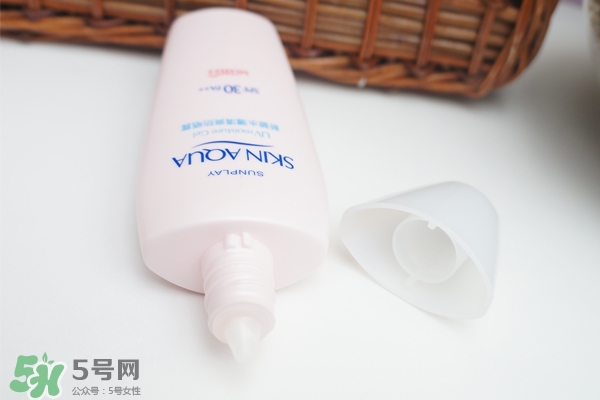 曼秀雷敦新碧防曬霜怎么樣？新碧防曬霜好用嗎