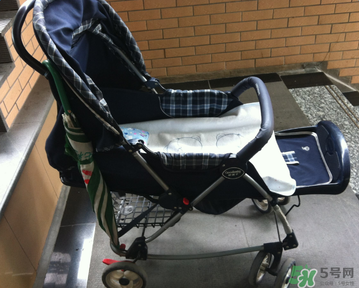 好孩子?jì)雰很囋趺捶牌?？好孩子?jì)雰很嚾绾握{(diào)節(jié)放平？