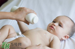 護臀膏和爽身粉有什么區(qū)別？護臀膏和爽身粉有什么不同