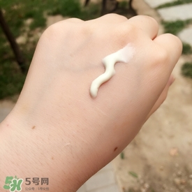 娜麗絲防曬霜和噴霧哪個好？娜麗絲防曬霜和噴霧對比