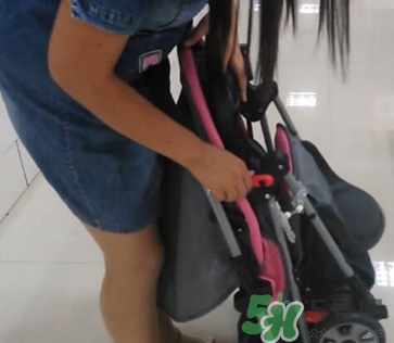 好孩子嬰兒車怎么折疊？好孩子嬰兒車折疊步驟圖