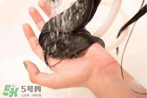 用染發(fā)膏前要不要洗頭？用染發(fā)膏要提前幾天洗頭？
