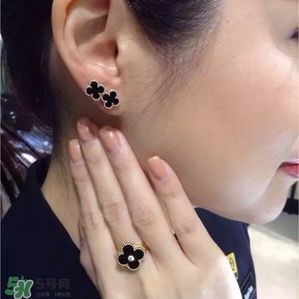 梵克雅寶項鏈?zhǔn)鞘裁床馁|(zhì)？vca項鏈?zhǔn)屈S金的嗎
