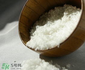 普通鹽和低鈉鹽哪種好？海鹽湖鹽井礦鹽哪種好