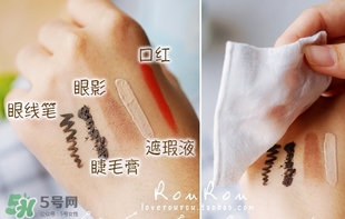 得鮮卸妝水綠茶和茶樹的區(qū)別 得鮮茶樹卸妝水綠色藍色對比