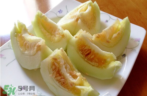 甜瓜能和酸奶一起吃嗎？吃完甜瓜可以喝酸奶嗎？