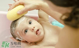 嬰兒洗頭怎么洗？嬰兒洗頭注意事項