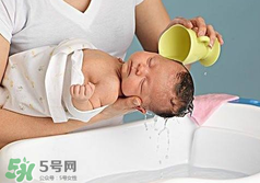 嬰兒洗頭怎么洗？嬰兒洗頭注意事項