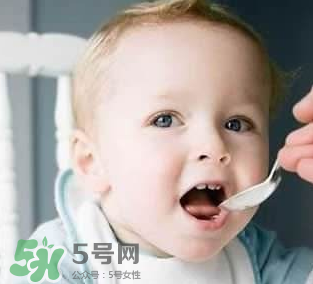 寶寶吃魚(yú)肝油什么時(shí)間吃最好？嬰兒吃魚(yú)肝油吃到什么時(shí)候？