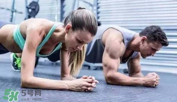堅(jiān)持做一個(gè)月平板支撐會(huì)怎樣？女生做平板支撐一個(gè)月
