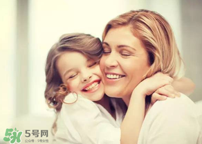 2017年母親節(jié)送什么口紅？2017年送媽媽口紅什么顏色好？
