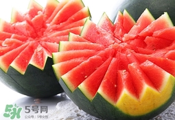 晚上睡前吃西瓜會(huì)胖嗎？晚上吃西瓜會(huì)長(zhǎng)胖嗎