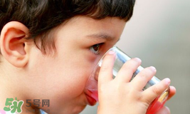 寶寶能喝碳酸飲料嗎？寶寶喝碳酸飲料有什么危害？