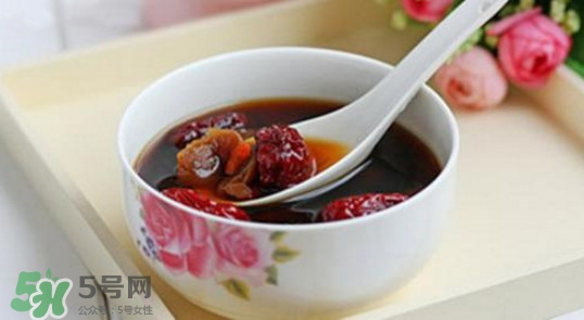 月經期間喝紅糖水好嗎？女性月經期喝紅糖水好嗎