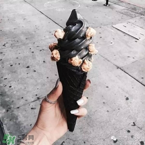 炭黑冰淇淋好吃嗎？炭黑冰淇淋哪里買？