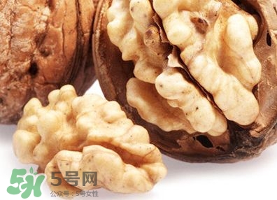 核桃仁怎么保存？核桃仁生吃好還是熟吃好？