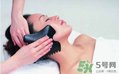 女人刮痧好還是拔罐好？刮痧和拔罐的區(qū)別