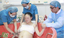 水中分娩是怎樣的？水中分娩與傳統(tǒng)分娩的區(qū)別有哪些？