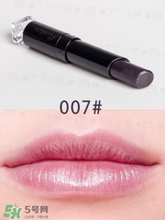 嬌蘭小黑裙007值得入嗎？嬌蘭小黑裙007唇膏口紅怎么樣？