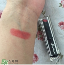 嬌蘭小黑裙003好看嗎？嬌蘭小黑裙唇膏003試色