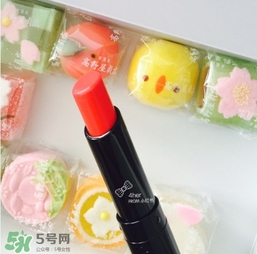 嬌蘭小黑裙003多少錢？嬌蘭小黑裙唇膏003專柜價格