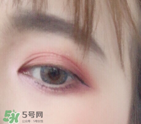 makeup revolution桃花盤怎么畫？makeup revolution桃花盤教程