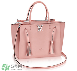lv lockmeto流蘇手提包正品多少錢？lv新款流蘇包專柜價(jià)格