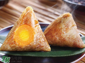 蛋黃粽子的蛋黃怎么弄？包粽子的蛋黃怎么處理？