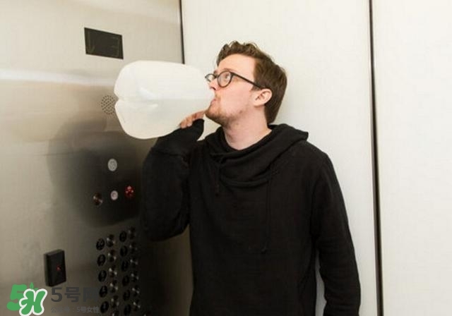 30天不喝飲料，妹子的對比照令人震驚 喝白開水的好處