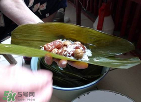 包粽子是生米還是熟米？包粽子的米是煮的還是生的？