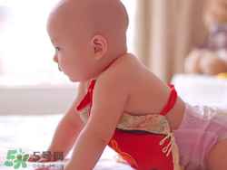 夏天寶寶睡覺(jué)穿什么好？夏天寶寶睡覺(jué)能光著睡嗎？