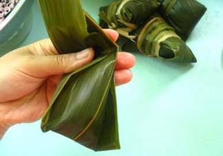 四角粽子怎么做？四角粽子怎么做好吃？