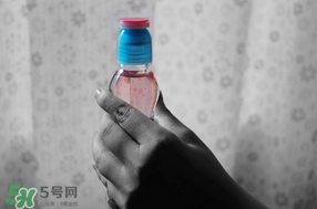 彈珠汽水怎么開？彈珠汽水怎么開不會噴？