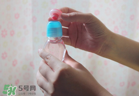 彈珠汽水怎么開？彈珠汽水怎么開不會噴？