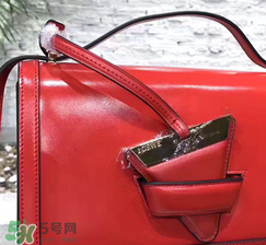 loewe三角包怎么看真假？羅意威巴塞羅那三角包真假辨別