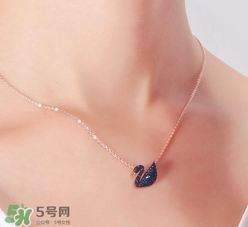 施華洛世奇黑天鵝項(xiàng)鏈多少錢？施華洛世奇黑天鵝項(xiàng)鏈專柜價(jià)格