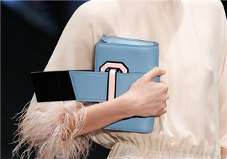 prada ribbon尺寸多大？普拉達(dá)舌頭包尺寸介紹