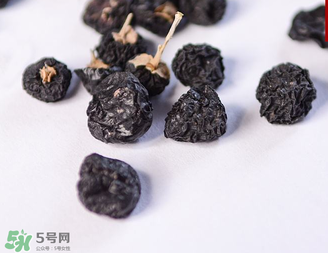 黑枸杞真假怎么辨別？黑枸杞真假辨別的方法