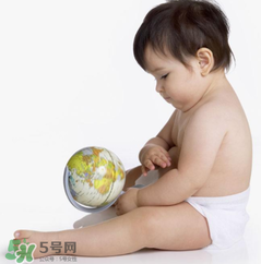 寶寶坐不穩(wěn)的原因 寶寶為什么會(huì)坐不穩(wěn)呢？