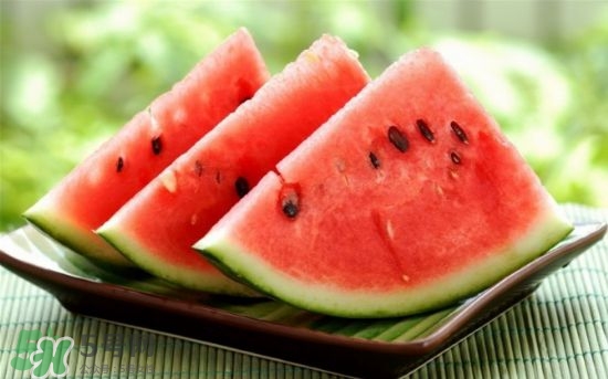 西瓜不能和什么一起吃？西瓜不能與什么同食？