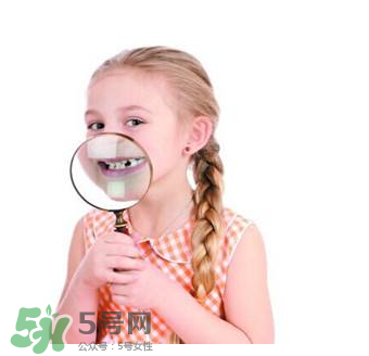 寶寶換牙可以吃糖嗎？小孩換牙期間能不能吃糖？