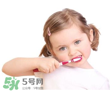 寶寶換牙可以刷牙嗎？小孩換牙期間能刷牙嗎？