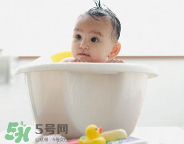 寶寶可以用金銀花水洗澡嗎？金銀花水洗澡好嗎?