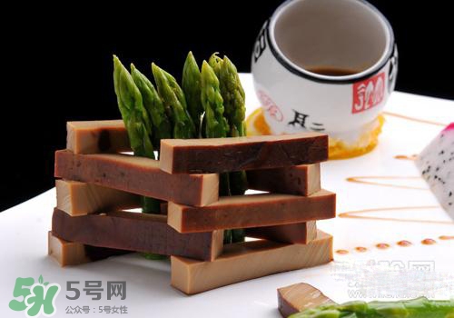 蘆筍焯水幾分鐘可以吃？蘆筍要焯水幾分鐘