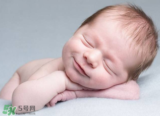 嬰兒吃藥能打預(yù)防針嗎？嬰兒吃藥影響預(yù)防針嗎？